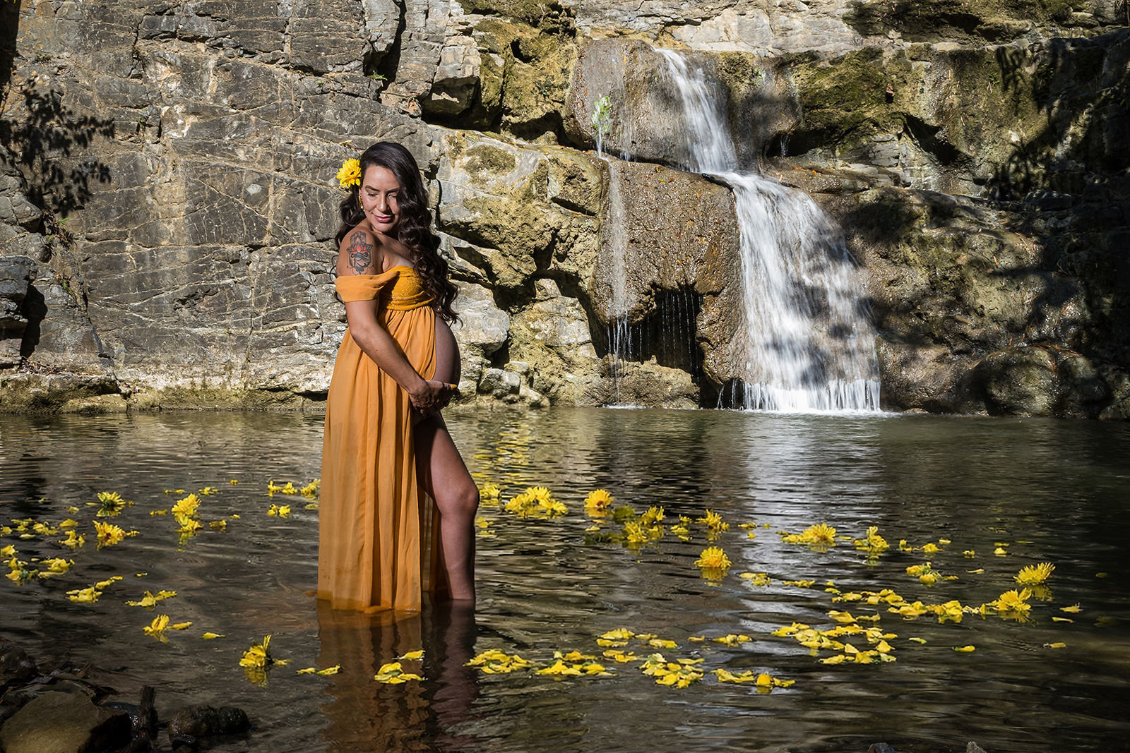 Fotografia profesional de maternidad en Rincon, Puerto Rico, capturada por Josue Matos Photographer